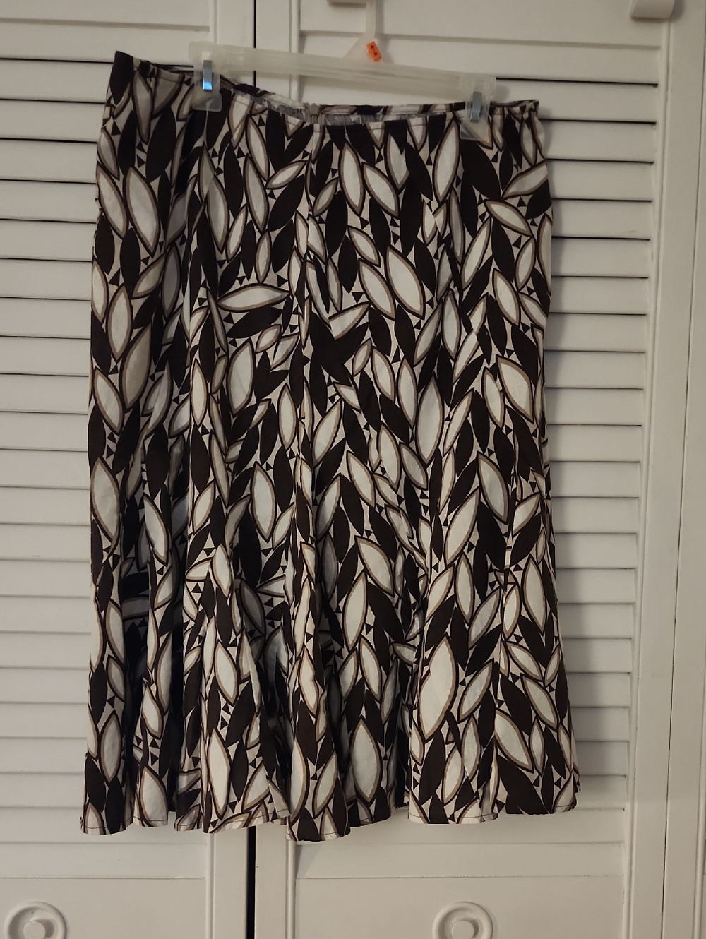 Leaf-Print A-Line Skirt in Brown and Cream